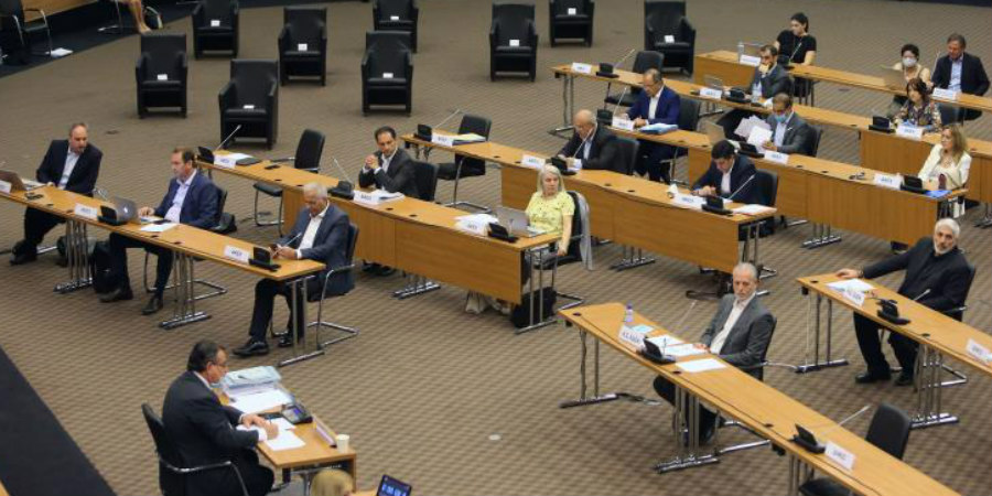 Χωρίς ψήφισμα ολοκληρώθηκε στην Ολομέλεια της Βουλής η συζήτηση του Κυπριακού ενόψει πενταμερούς
